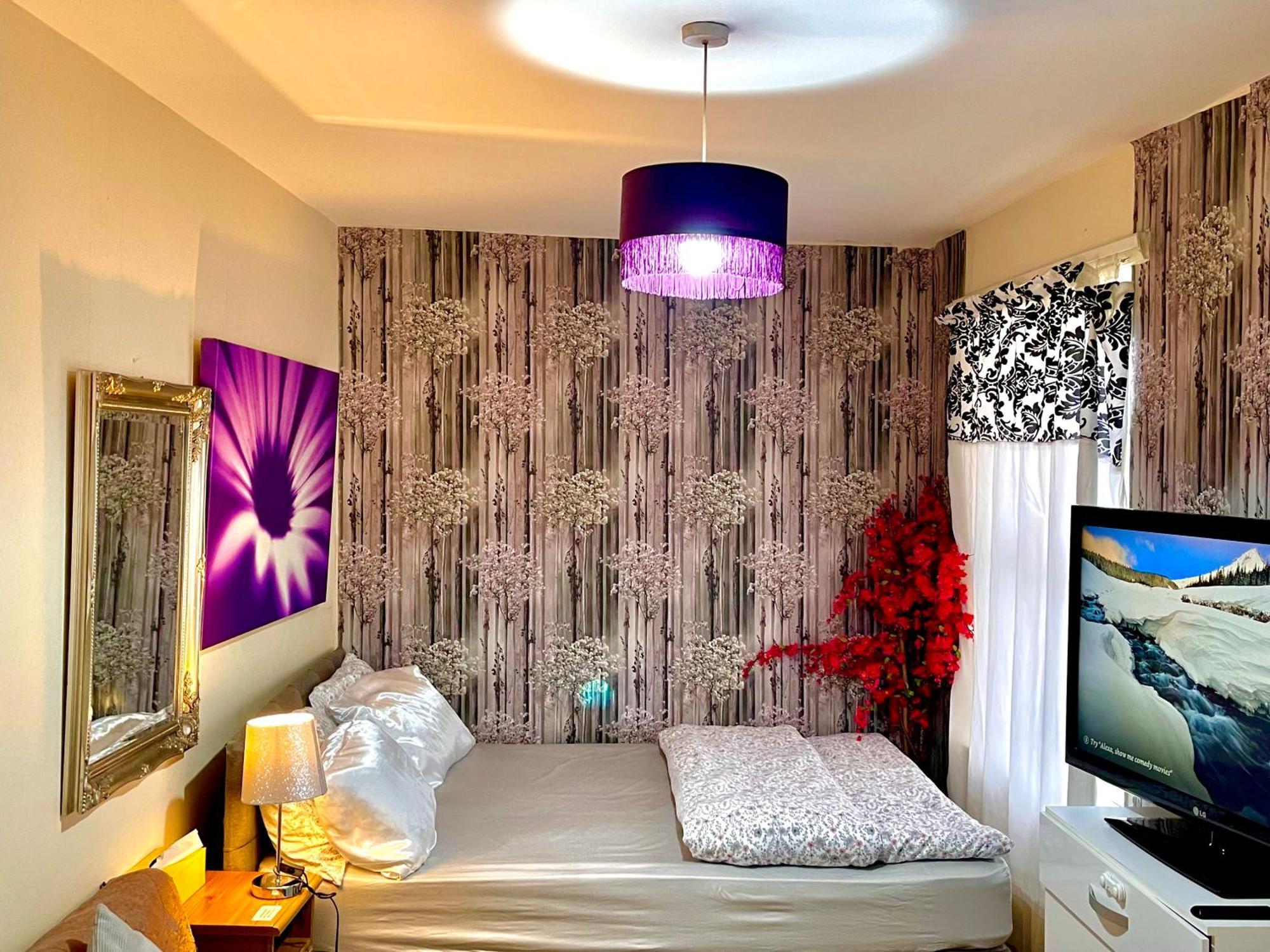 Comfy Double Bedroom With A Private Toilet Londýn Exteriér fotografie